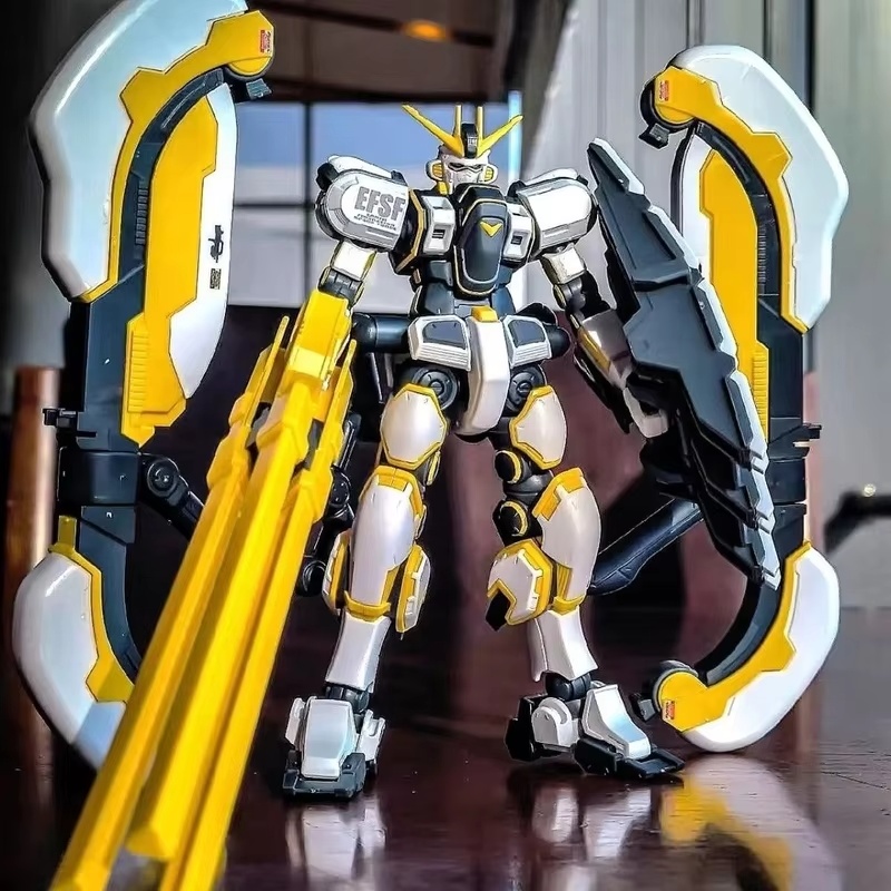 Atlas Thunder Universe Battlef - đánh giá và giá Bandai Gundam Rg