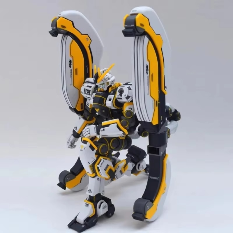 Atlas Thunder Universe Battlef - đánh giá và giá Bandai Gundam Rg