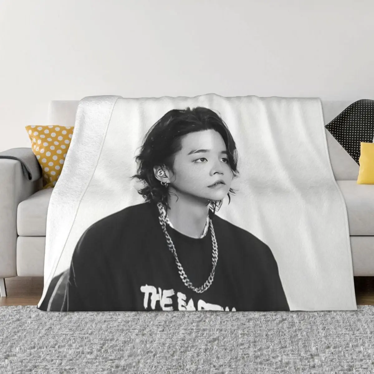 Yoongi concert Throw Blanket D - đánh giá và giá Flamethrower Cosplay Prop