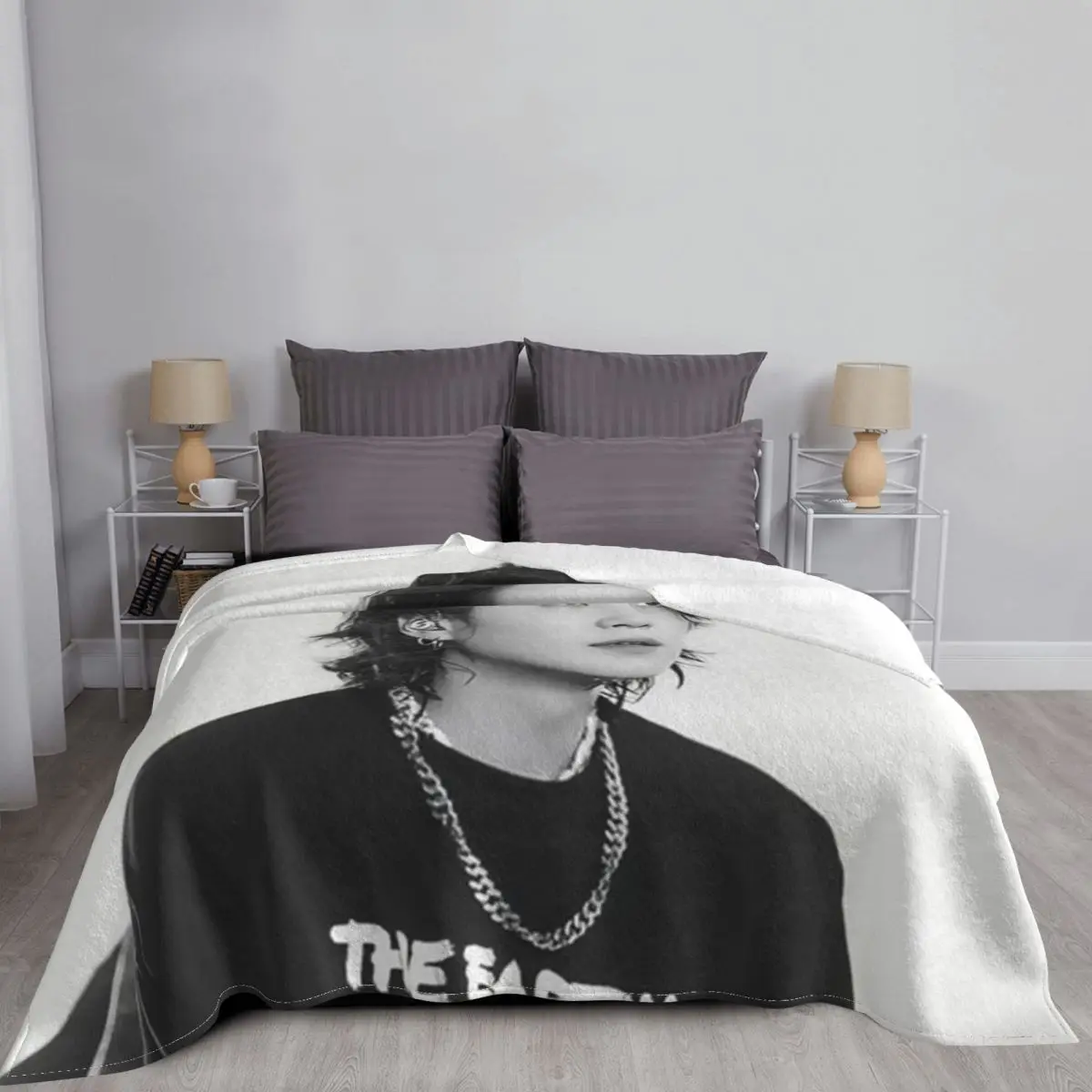 Yoongi concert Throw Blanket D - đánh giá và giá Flamethrower Cosplay Prop